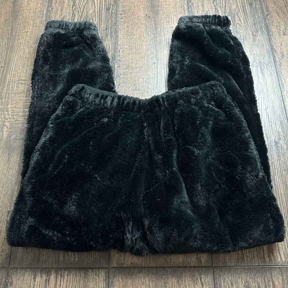 Harper Black Fleece Kids Shorts - Picture 5 of 5